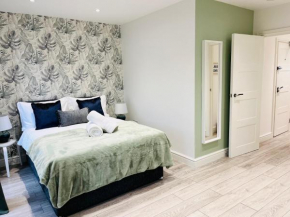 Modern & Stylish Apartment- Prime Location Easy Tube Access, Ealing
